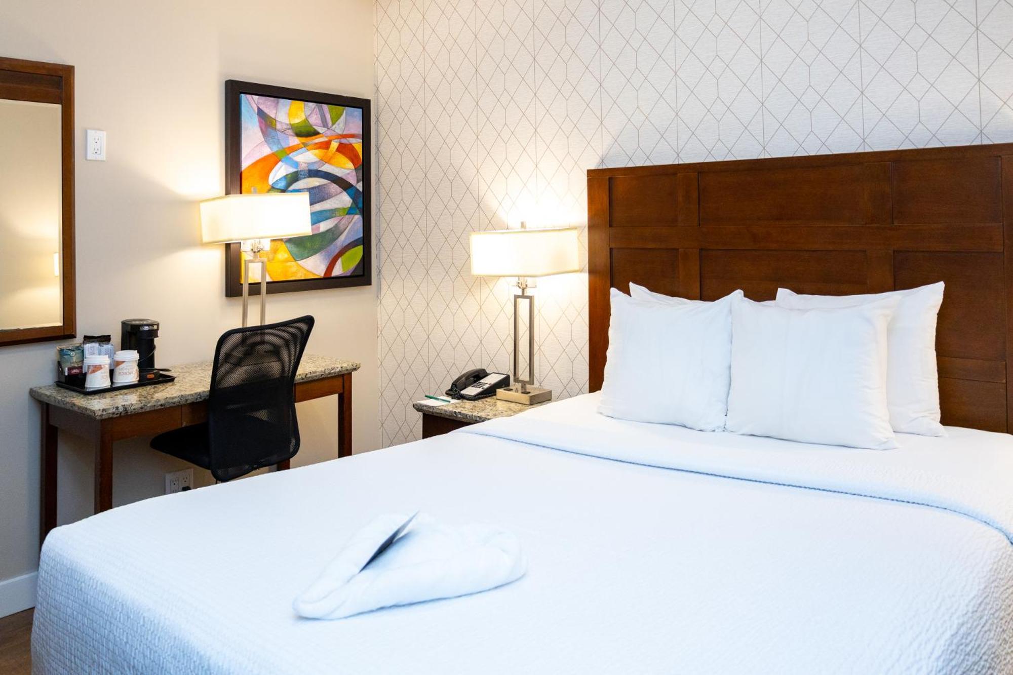 Quality Inn & Suites (Adults Only) Vancouver Exterior foto