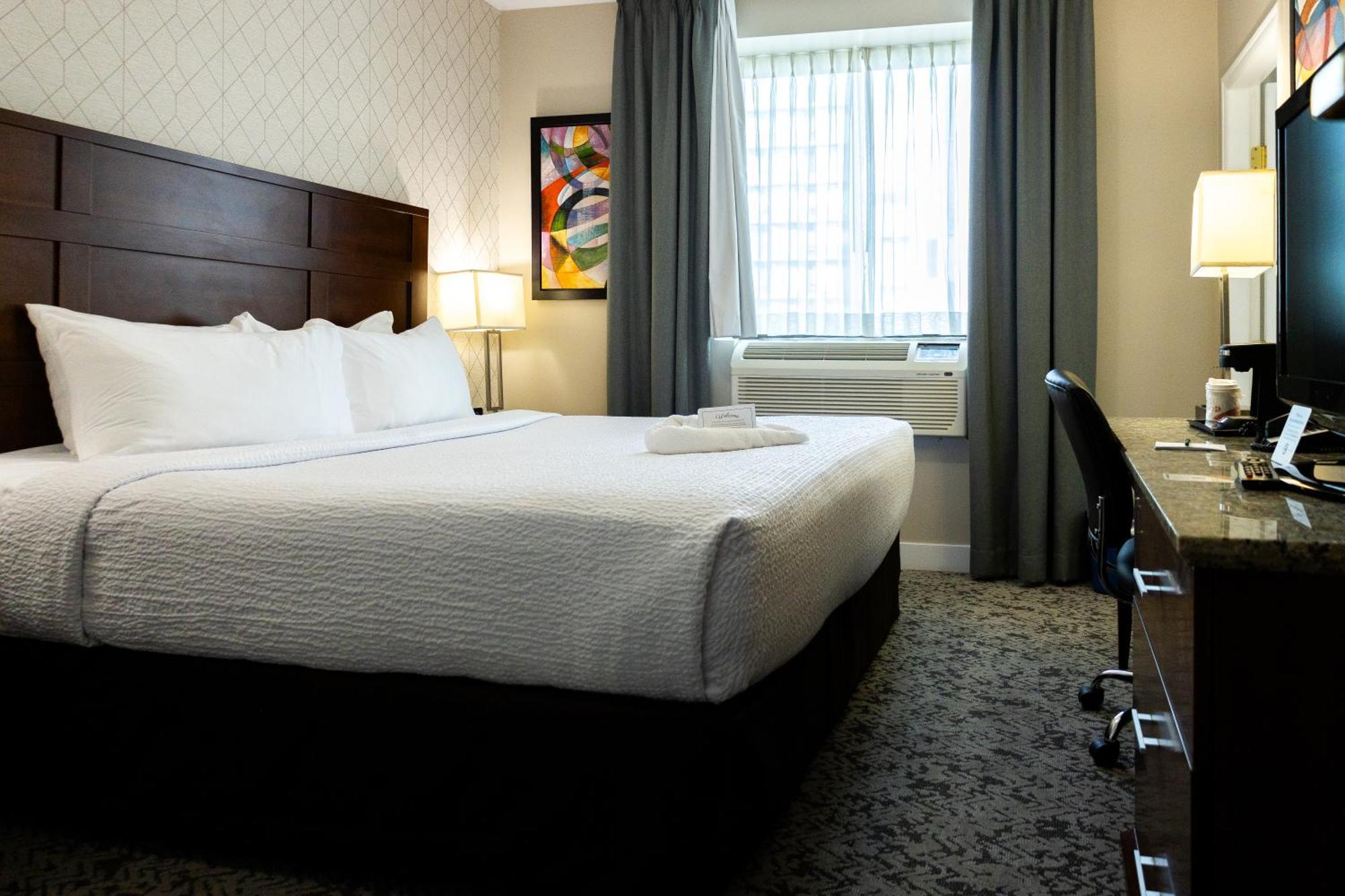 Quality Inn & Suites (Adults Only) Vancouver Exterior foto