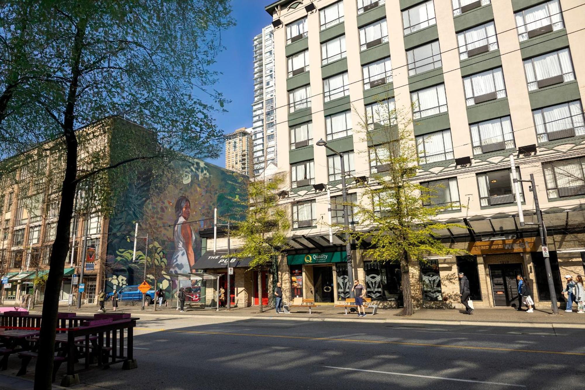 Quality Inn & Suites (Adults Only) Vancouver Exterior foto